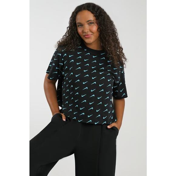 Nike Women's Sportswear Icon Clash Oversized Cropped Shirt Top Size Large - Picture 1 of 7